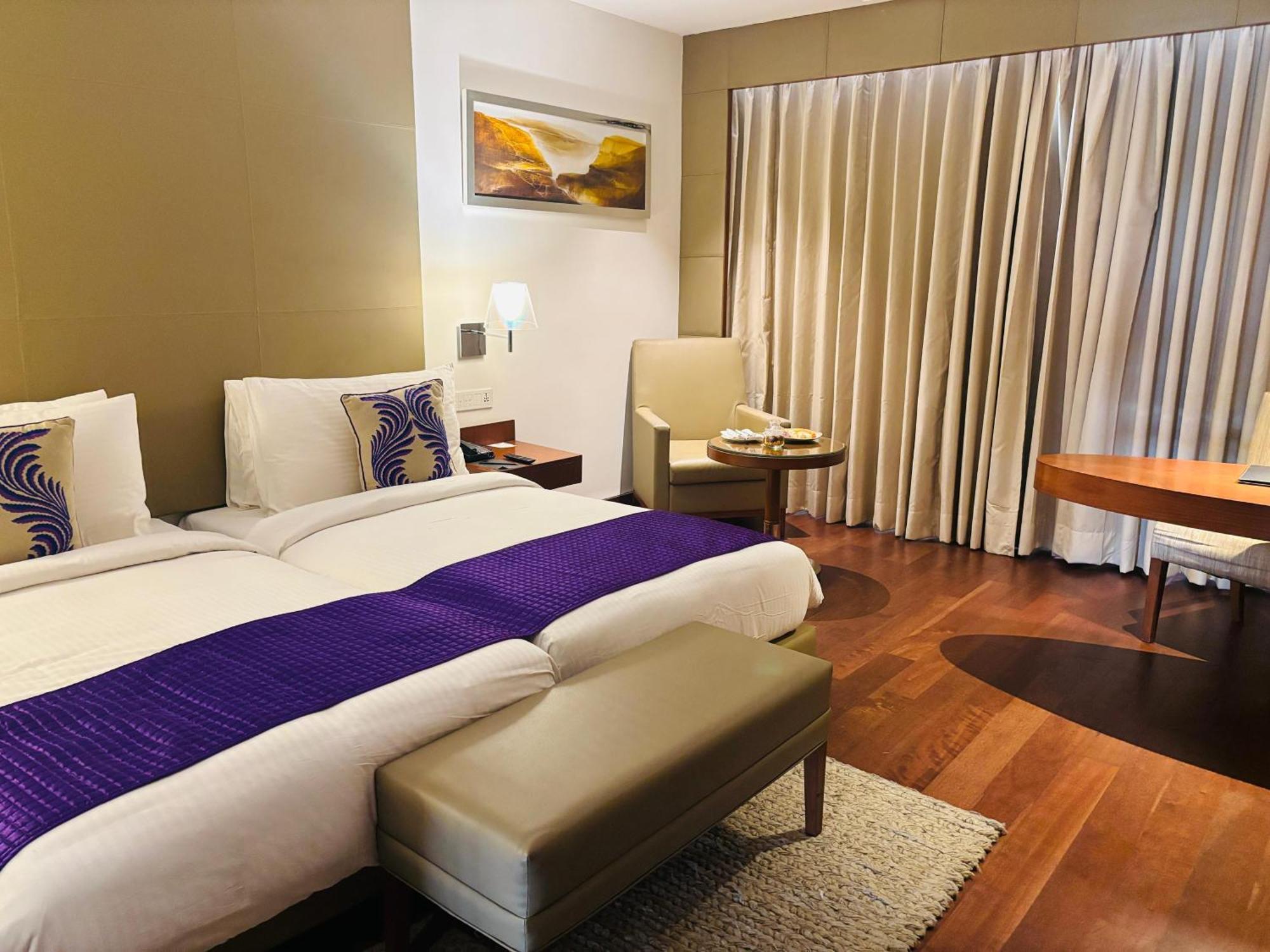 The Anya Hotel-Golf Course Road Gurgáon Kültér fotó