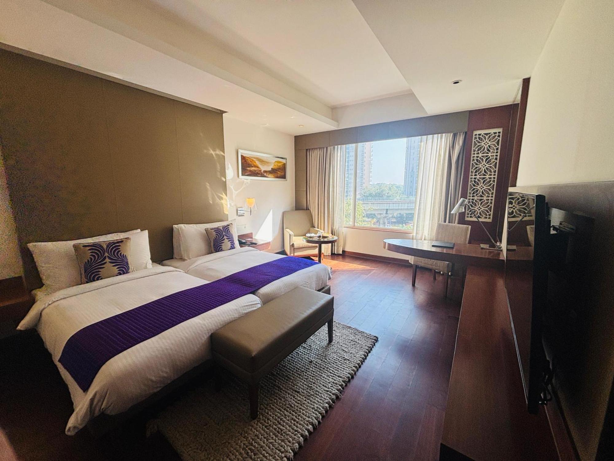 The Anya Hotel-Golf Course Road Gurgáon Kültér fotó