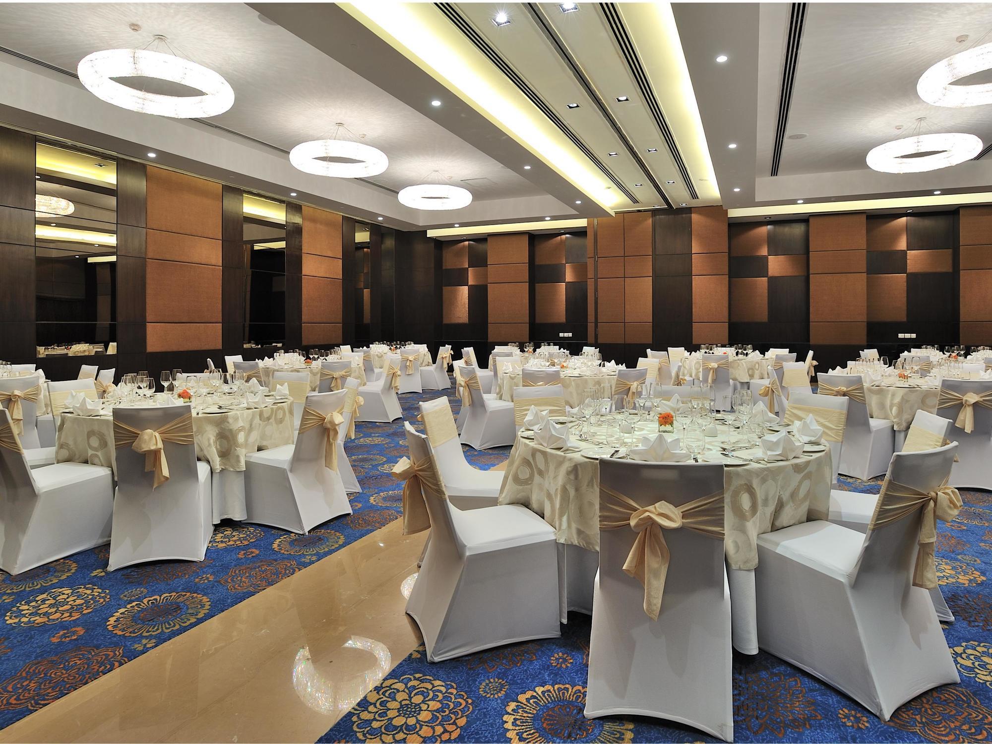 The Anya Hotel-Golf Course Road Gurgáon Kültér fotó